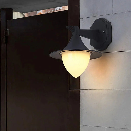 Jelena Retro Minimalist Metal Wall Lamp