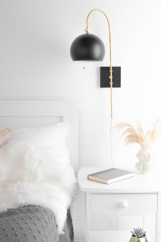 PLUG IN LIGHT MODEL No. 1783