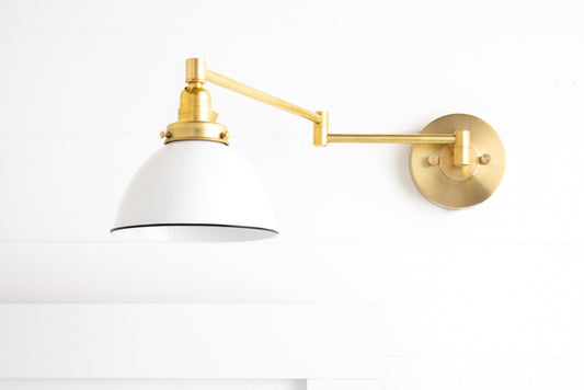 PLUG IN LIGHT MODEL No. 2889