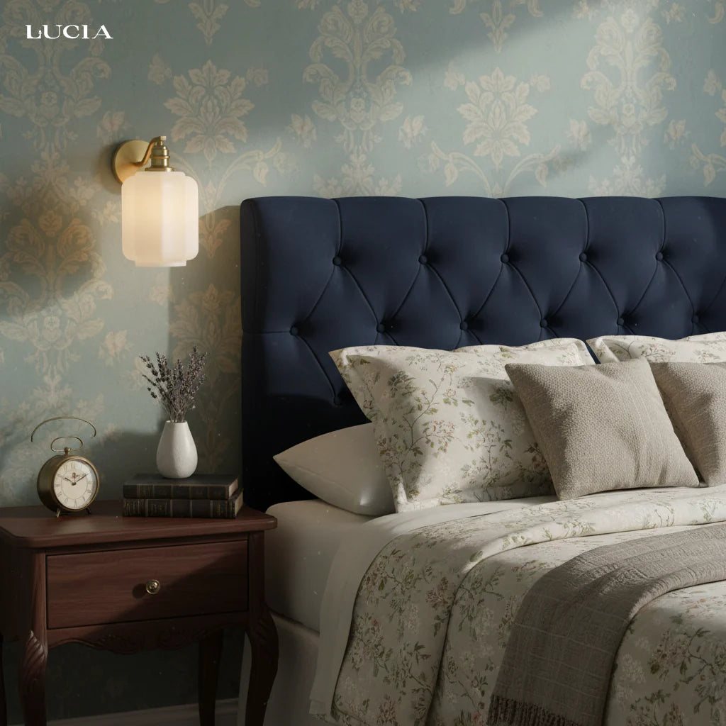 Glauce Modern Lantern Glass Brass Wall Sconce (3).webp__PID:c5e6558e-821f-48c8-a145-550c50610735